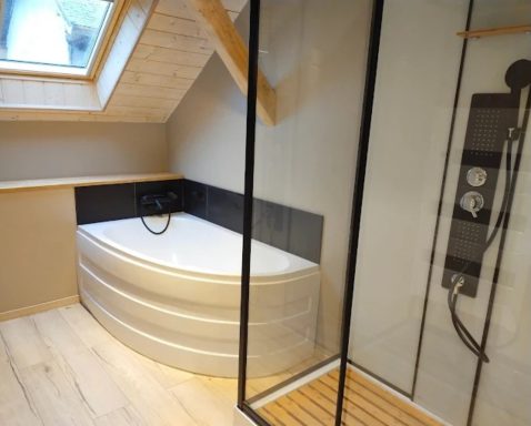 Baignoire d'angle et spa